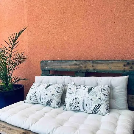 Studio Cosy, Piscine Terrasse Ensoleillee. Бержерак